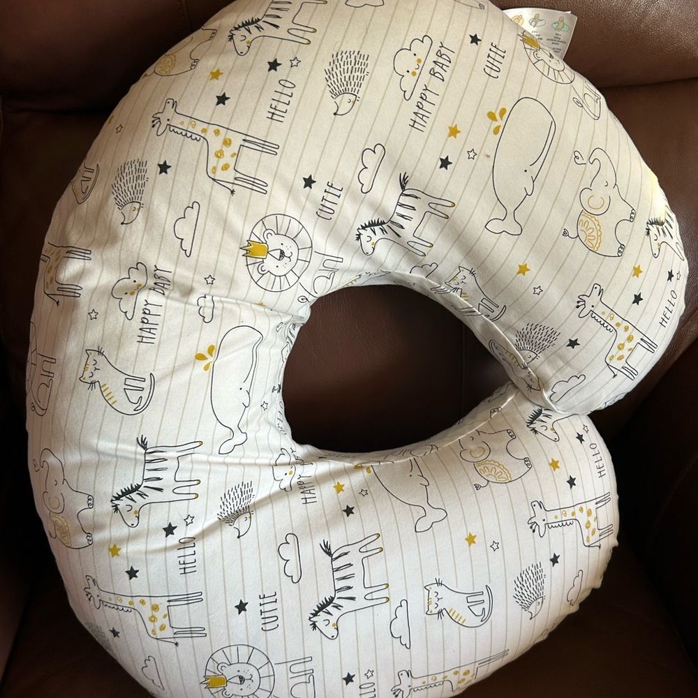 Boppy Cream and Black Animal Print Pillow‎